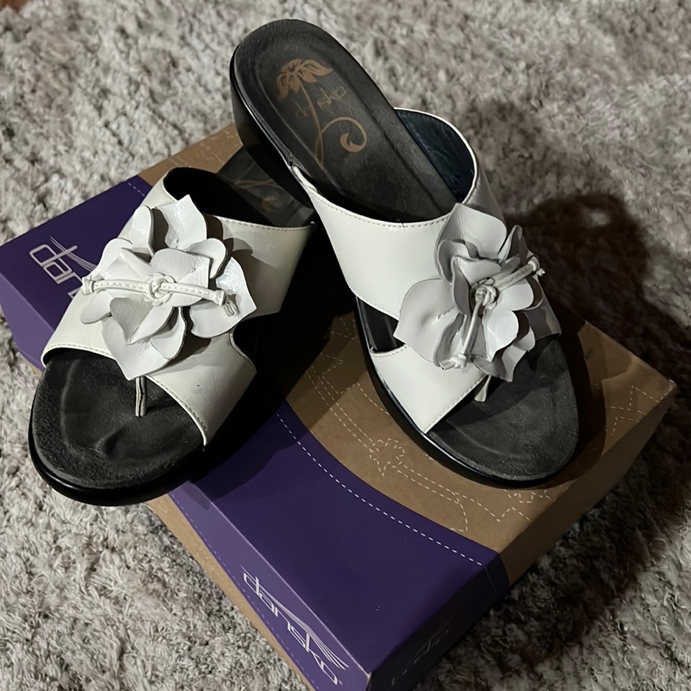 Dansko Dahlia Patent